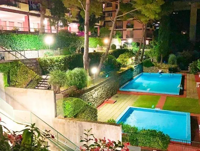 Casa de hóspedes Privata Nell'appartamento In Zona Residenziale Con 2 Piscine Rapallo