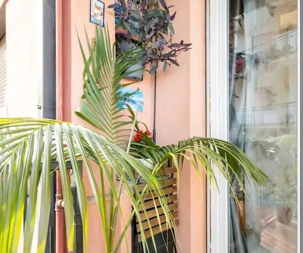 Privata Nell'appartamento In Zona Residenziale Con 2 Piscine Guest house *