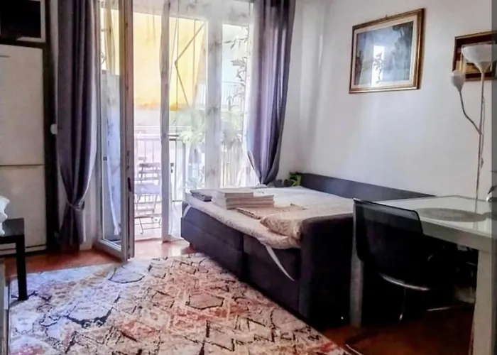 Casa de hóspedes Privata Nell'appartamento In Zona Residenziale Con 2 Piscine *