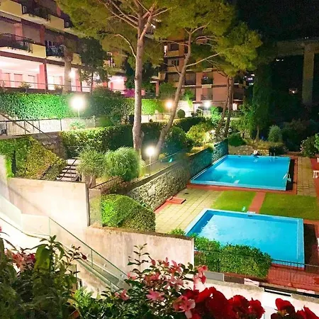 בית הארחה Privata Nell'appartamento In Zona Residenziale Con 2 Piscine ראפאלו