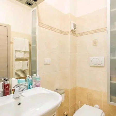 Privata Nell'appartamento In Zona Residenziale Con 2 Piscine Guest house *