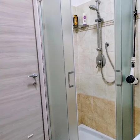 Privata Nell'appartamento In Zona Residenziale Con 2 Piscine בית הארחה ראפאלו